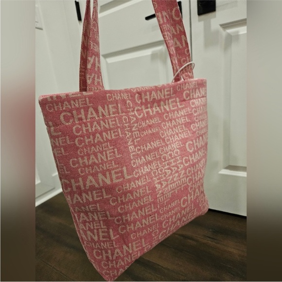 Chanel tote - Picture 2 of 4